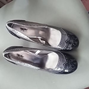 Mossimo black and silver/gray heels